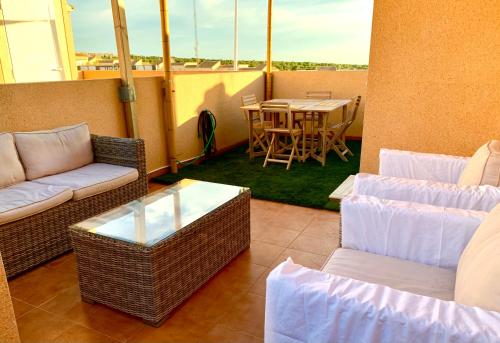 Ofertas en Bungalow soleado completo para 4 personas,Playa & Piscina & Solarium & Barbacoa & Monte (Apartamento), Gran Alacant (España)