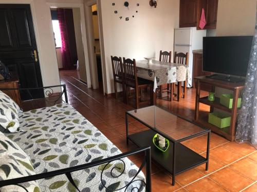 Ofertas en Casa Aylin - En El Centro De Playa De Santiago (Apartamento), Alajeró (España)