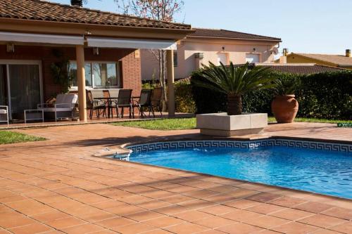 Ofertas en Casa Bella con piscina (Casa o chalet), Caldes de Montbui (España)