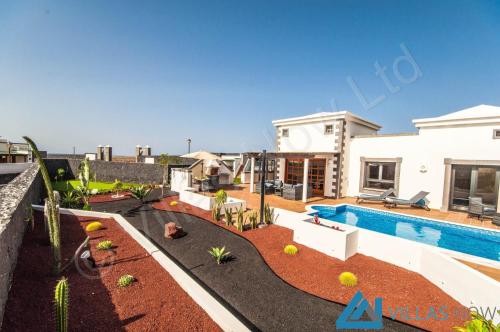 Ofertas en Casa Bonita - LH144 By Villas Now Ltd (Villa), Playa Blanca (España)