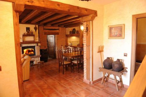 Ofertas en Casa Rural El Capricho (Casa o chalet), Otero de Herreros (España)