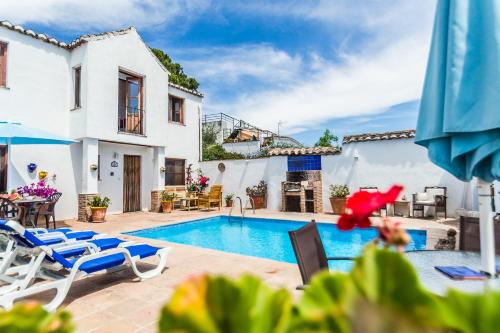 Ofertas en Casas Mundo Sol y Luna - 3 houses with pool, wifi & AC - Andalusia (Casa o chalet), Pinos del Valle (España)