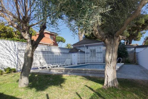 Ofertas en Casas turísticas Madroño con piscina compartida (Casa o chalet), Chiclana de la Frontera (España)