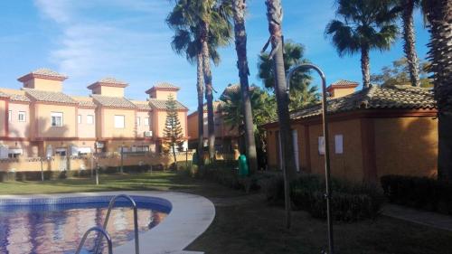 Ofertas en el House with 3 bedrooms in Lepe with shared pool furnished garden and WiFi 2 km from the beach (Casa o chalet) (España)