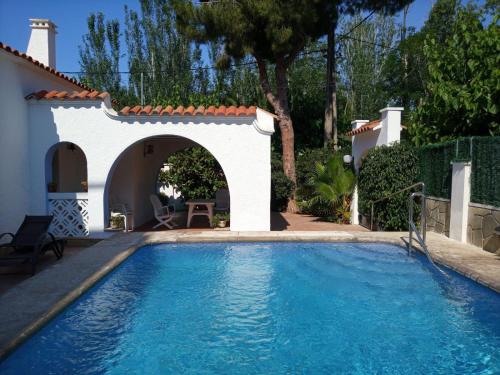 Ofertas en el R94 Chalet con piscina privada 20m de la playa Calafell (Villa) (España)
