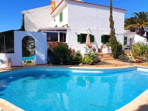 Ofertas en el Villa with 3 bedrooms in Oroteanda Baja with wonderful sea view private pool enclosed garden (Villa) (España)