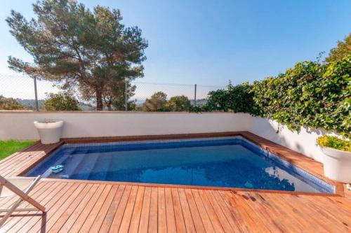 Ofertas en el Villa with 4 bedrooms in Canyelles with wonderful sea view private pool furnished terrace 9 km from the beach (Villa) (España)
