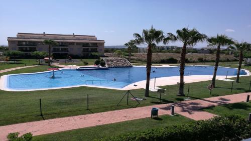 Ofertas en Fabuloso alojamiento comuesto por 4 chalets adosados de lujo en Panorámica Golf para 28 personas piscina con CIRCUITO SPA (Casa o chalet), Sant Jordi (San Jorge) (España)