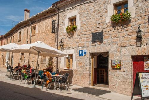 Ofertas en Hostal-Bar Restaurante "La Fuente" (Hostal o pensión), Rabé de las Calzadas (España)