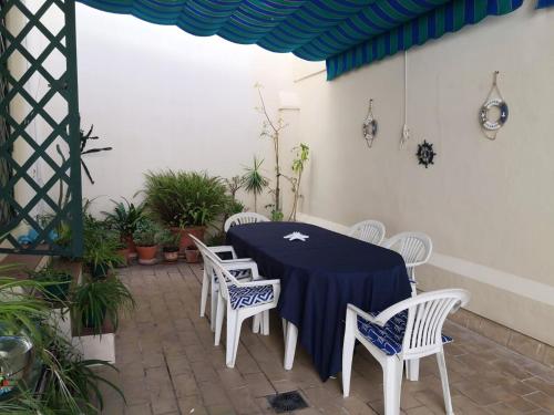 Ofertas en House with 2 bedrooms in Cadiz with furnished terrace and WiFi 450 m from the beach (Casa o chalet), Cádiz (España)