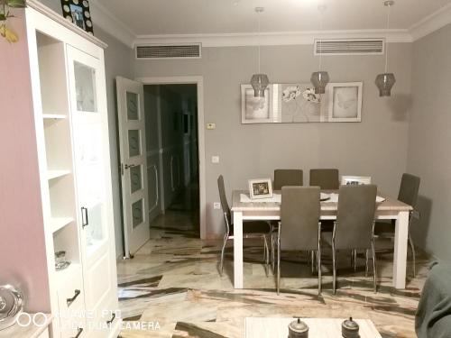 Ofertas en House with 2 bedrooms in Sevilla with furnished terrace and WiFi (Casa o chalet), Utrera (España)