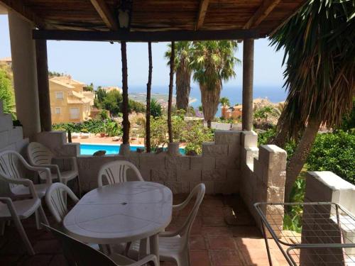 Ofertas en House with 3 bedrooms in Salobrena with wonderful sea view shared pool furnished terrace 2 km from the beach (Casa o chalet), Salobreña (España)