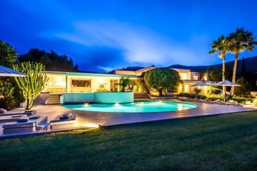 Ofertas en Imagine Your Family Renting This Luxury Villa, Ibiza Villa 1008 (Villa), Sant Josep de sa Talaia (España)