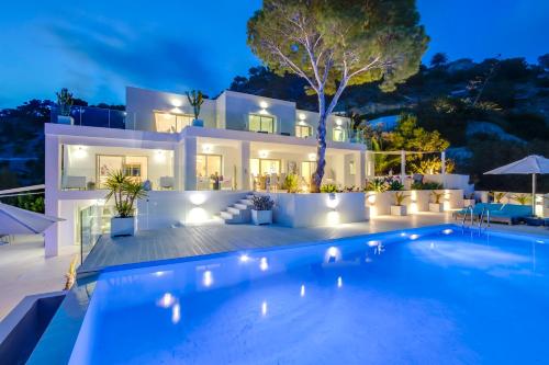 Ofertas en Imagine Your Family Renting This Luxury Villa, Ibiza Villa 1045 (Villa), Es Cubells (España)