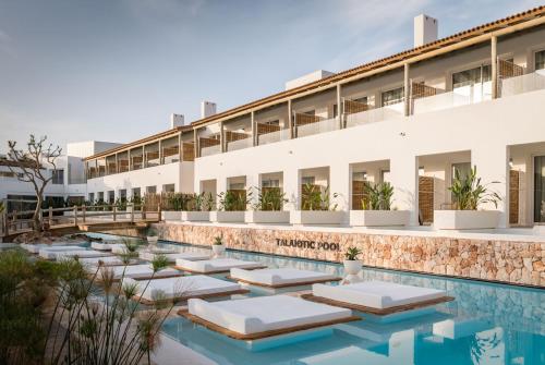 Ofertas en Lago Resort Menorca - Suites del Lago Adults Only (Hotel), Cala'n Bosch (España)