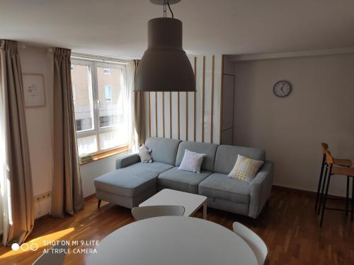 Ofertas en Luminoso y acogedor apartamento con excelente ubicación (Apartamento), Oleiros (España)