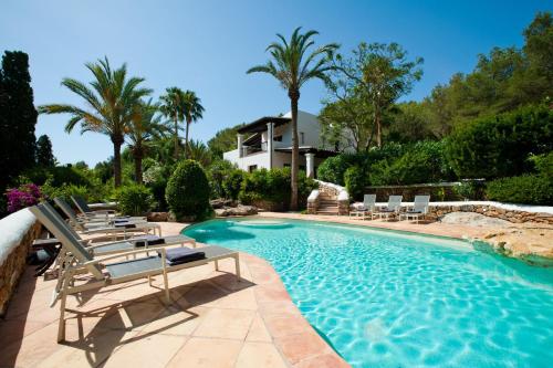 Ofertas en Luxury Private Holiday Villa with Private Pool, Ibiza Villa 1077 (Villa), Santa Eulària des Riu (España)