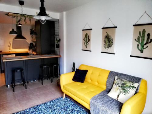 Ofertas en Pintoresco piso a 5 min de la playa wifi/Netflix (Apartamento), Ares (España)