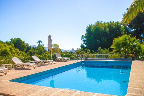 Ofertas en Villa Altozano with pool, barbeque, large garden, and fantastic sea views (Villa), Benidorm (España)