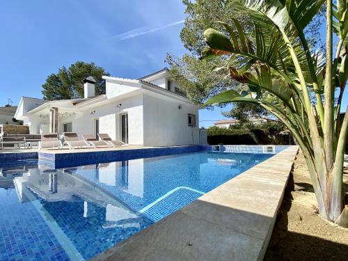 Ofertas en Villa Bouganvilla luxury villa with air-con, & private swimming pool ideal for families (Villa), L'Ametlla de Mar (España)