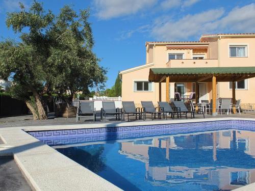 Ofertas en Villa Olivera luxury villa with air-con and a private swimming pool, ideal for families (Villa), L'Ametlla de Mar (España)