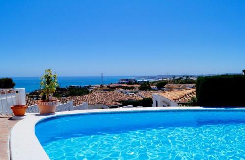 Ofertas en Villa with 3 bedrooms in Benalmadena with wonderful sea view private pool furnished terrace (Villa), Benalmádena (España)