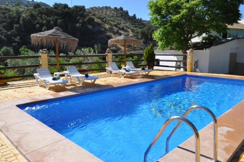 Ofertas en Villa with 6 bedrooms in Montefrio with wonderful mountain view private pool furnished terrace (Villa), Montefrío (España)