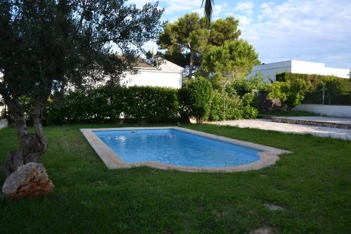 Ofertas en Casa Ponent, con jardín, barbacoa y piscina en l'Ampolla (Casa o chalet), L'Ampolla (España)