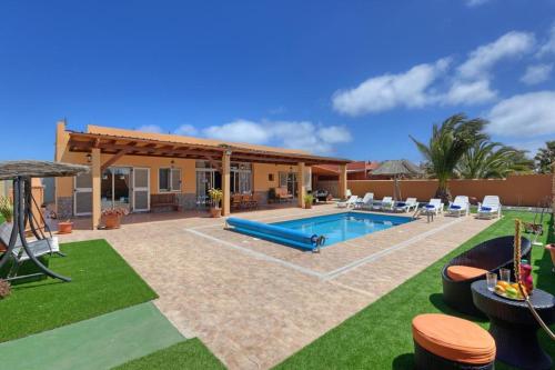 Ofertas en Urbanizacion Fuerteventura Golf Club Villa Sleeps 8 with Pool and WiFi (Villa), La Guirra (España)
