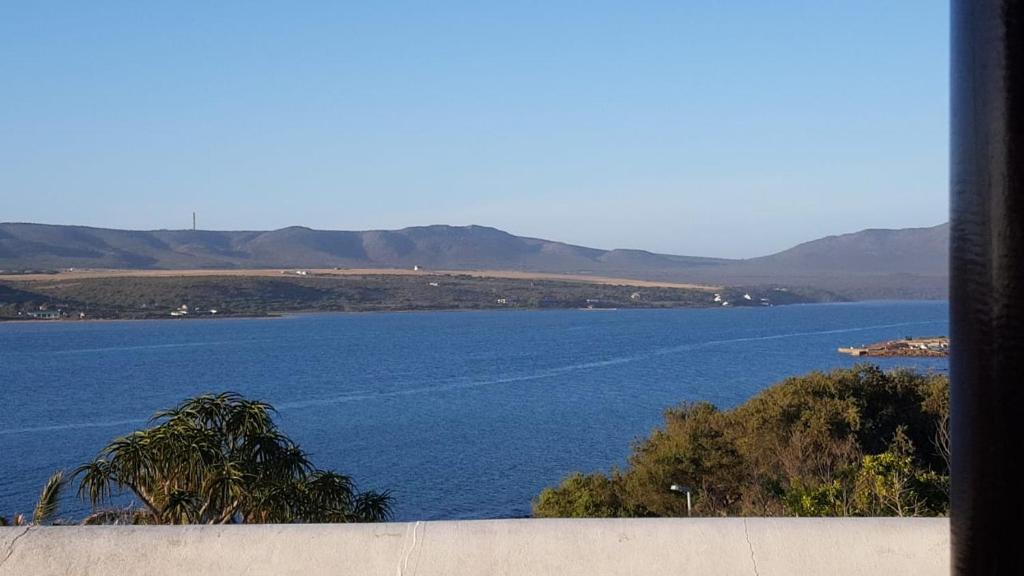 Apartamento Luxury Breede River View at Witsand, Boat Mooring spot optional to be booked extra with unit with a mooring fee to be added per day extra