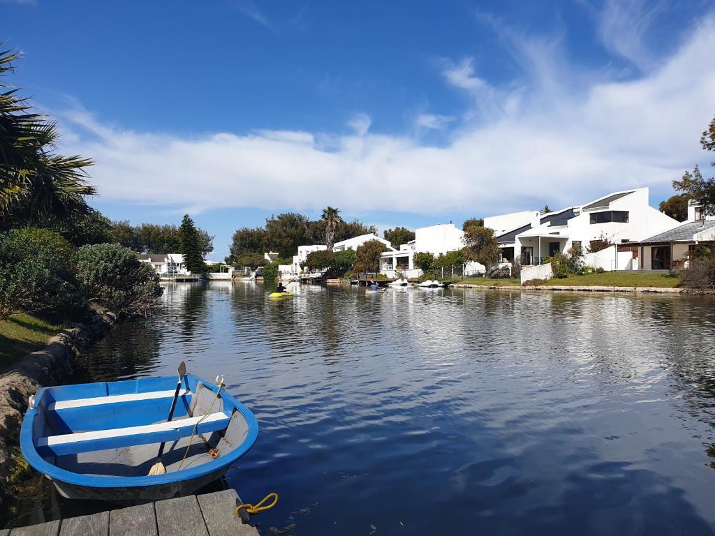 Bed & breakfast Boutique Accomodation on the water in Marina da Gama, Muizenberg, Cape Town