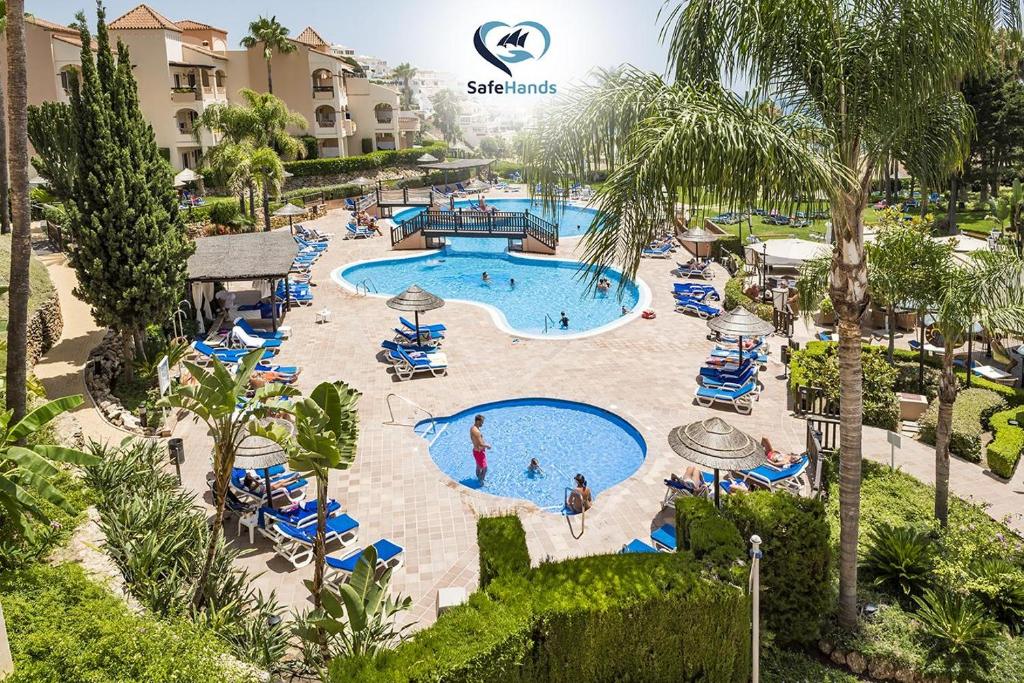 Apartahotel CLC California Beach Resort - Luxury Resort Apartments