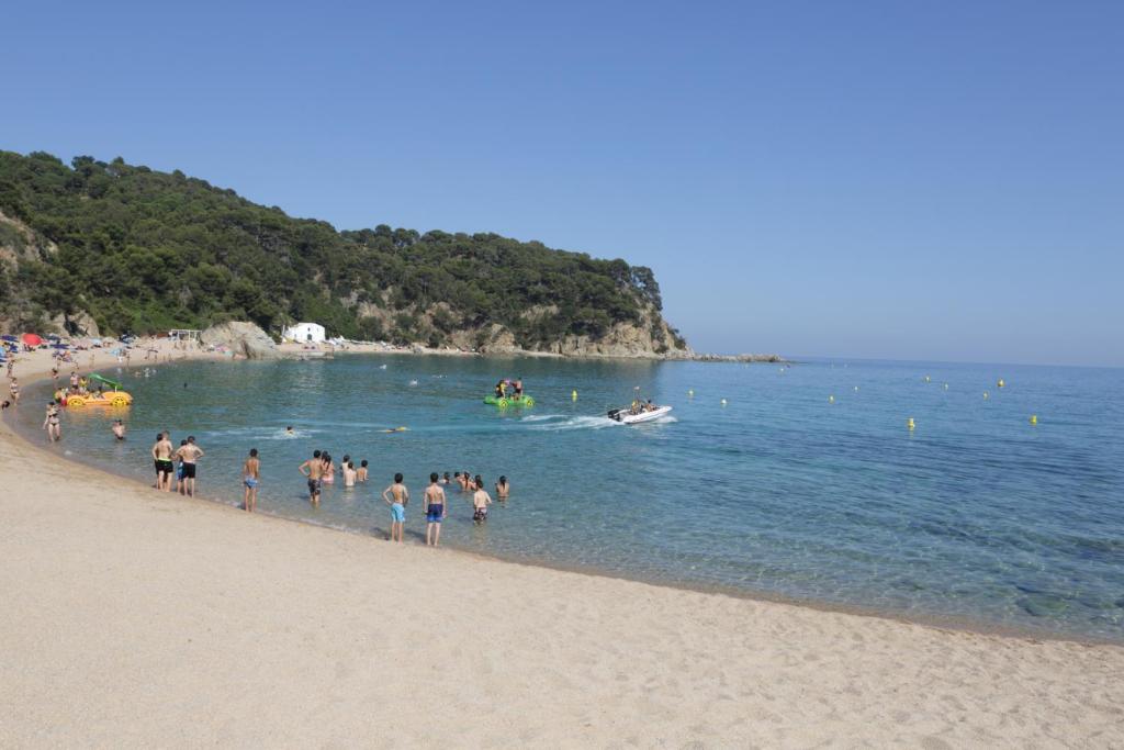 Camping Happy Camp mobile homes in Camping Cala Canyelles