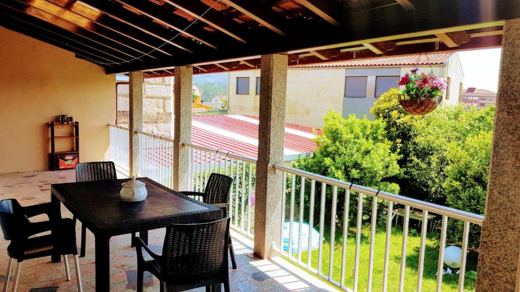Casa o chalet House with 3 bedrooms in Porrino with wonderful city view enclosed garden and WiFi