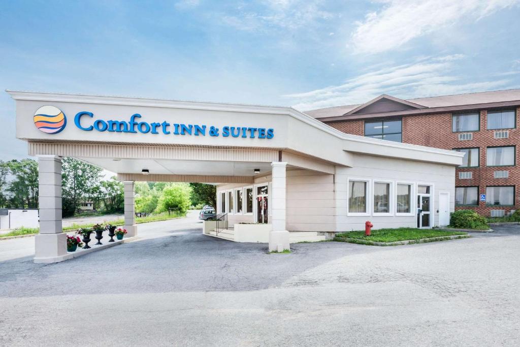 Motel Comfort Inn & Suites Barrie