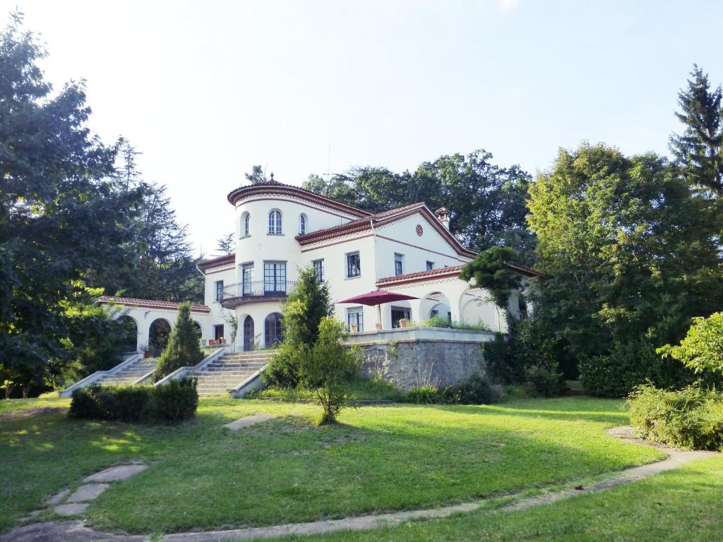 Villa Espectacular Casa Chateau en el centro de Olot