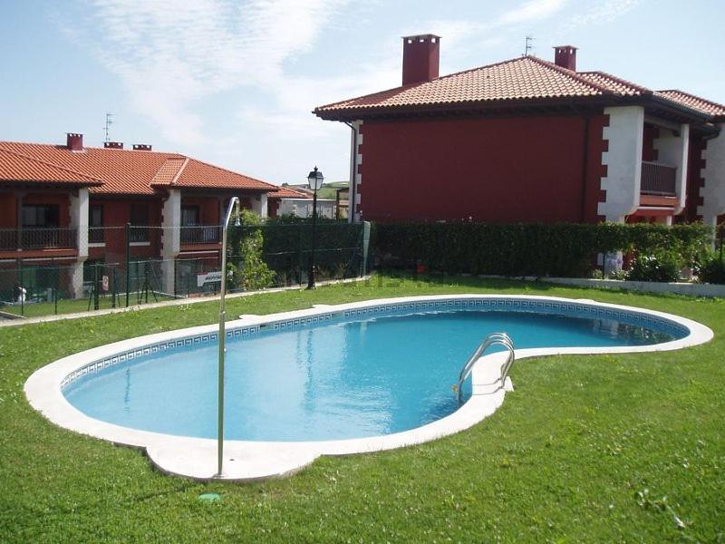 Apartamento Apartamento Mar de Prellezo: parking y piscina comunitaria