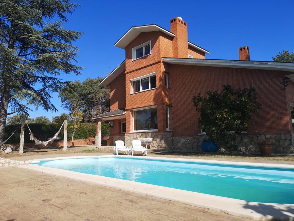 Apartamento Apartment with 2 bedrooms in Villaviciosa de Odon with shared pool enclosed garden and WiFi