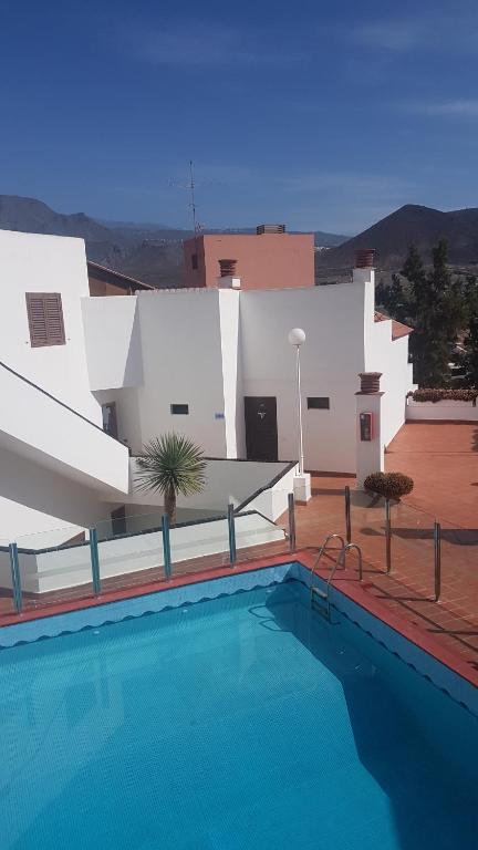 Apartamento beach 400mtr, top of mountain with spectacular surround view 200mtr