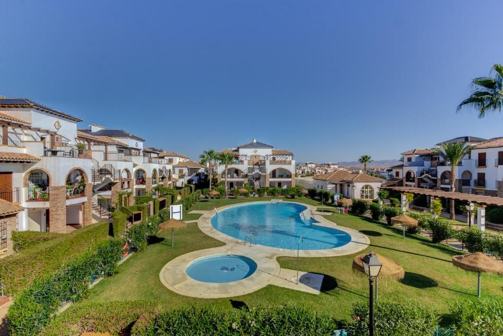 Apartamento Homes of Spain, Al Andalus Residencial MA, Atico con vistas piscina y WIFI