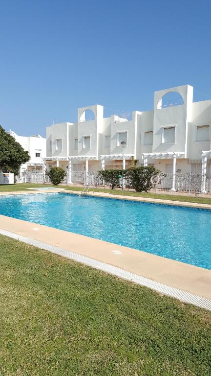 Apartamento Homes of Spain, Casa Duplex Urbanizacion Fuentemar a 400m de la playa con WIFI