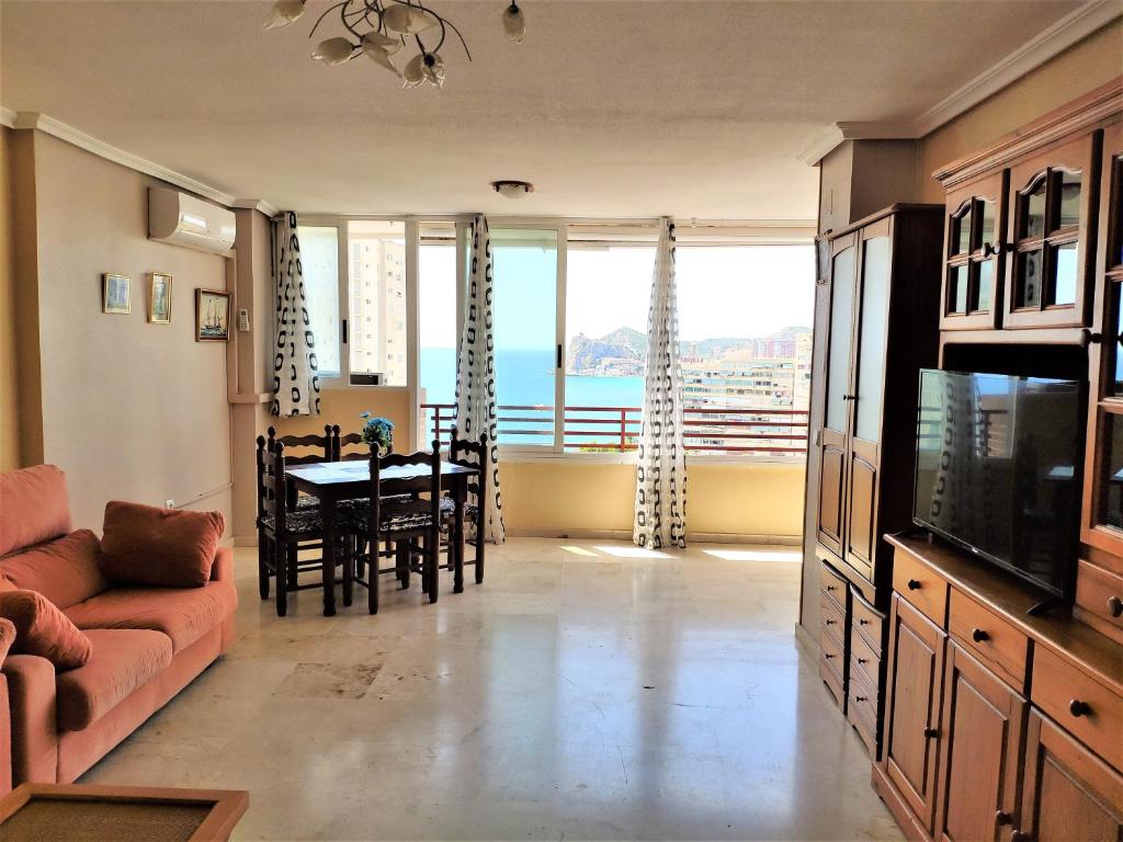 Apartamento Pintor Rosales, Segunda Linea de Playa by Sonneil Rentals