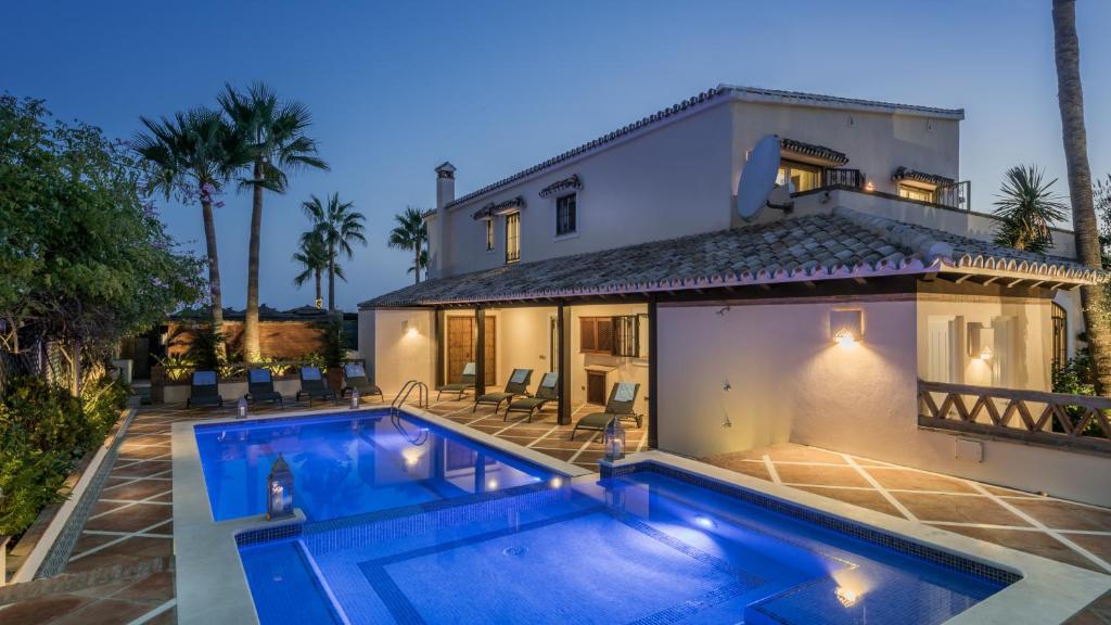 Bed & breakfast The Residence by the Beach House Marbella