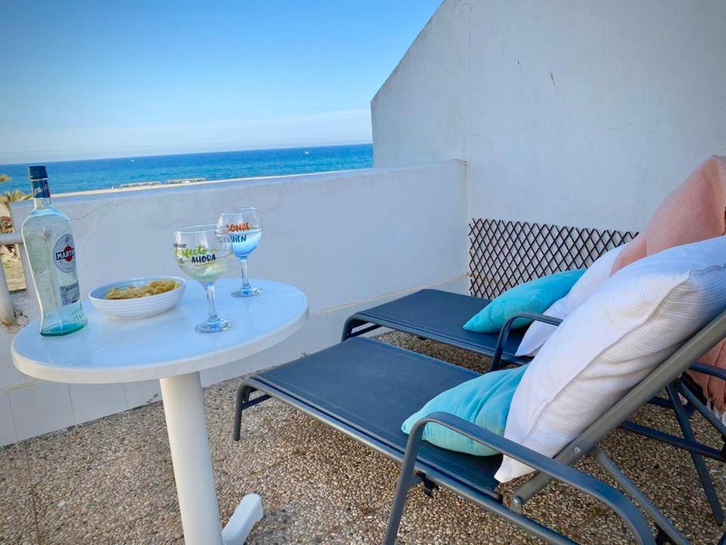 Casa o chalet Amplio Chalet con piscina y solarium en Primera Línea de Playa Vera