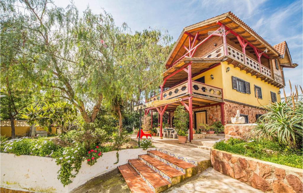 Casa o chalet Beautiful home in Manises with Outdoor swimming pool, WiFi and 4 Bedrooms