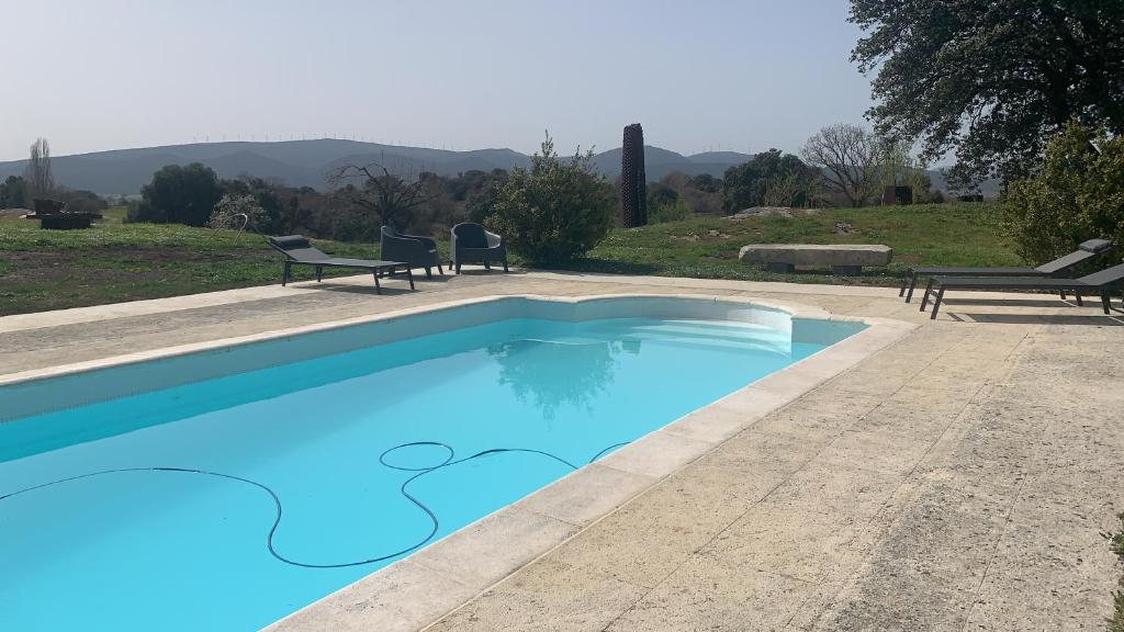Casa o chalet casa rural de un artista en plena naturaleza piscina y parque de esculturas en villarcayo