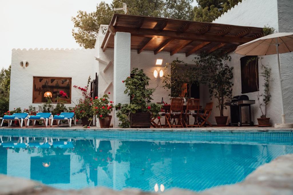 Casa o chalet Villa en Cala Morell con piscina privada en el bosque