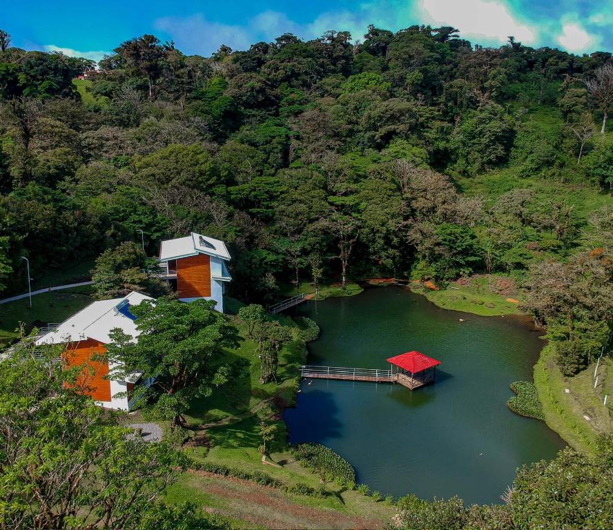 Hotel Burbi Lake Lodge Monteverde