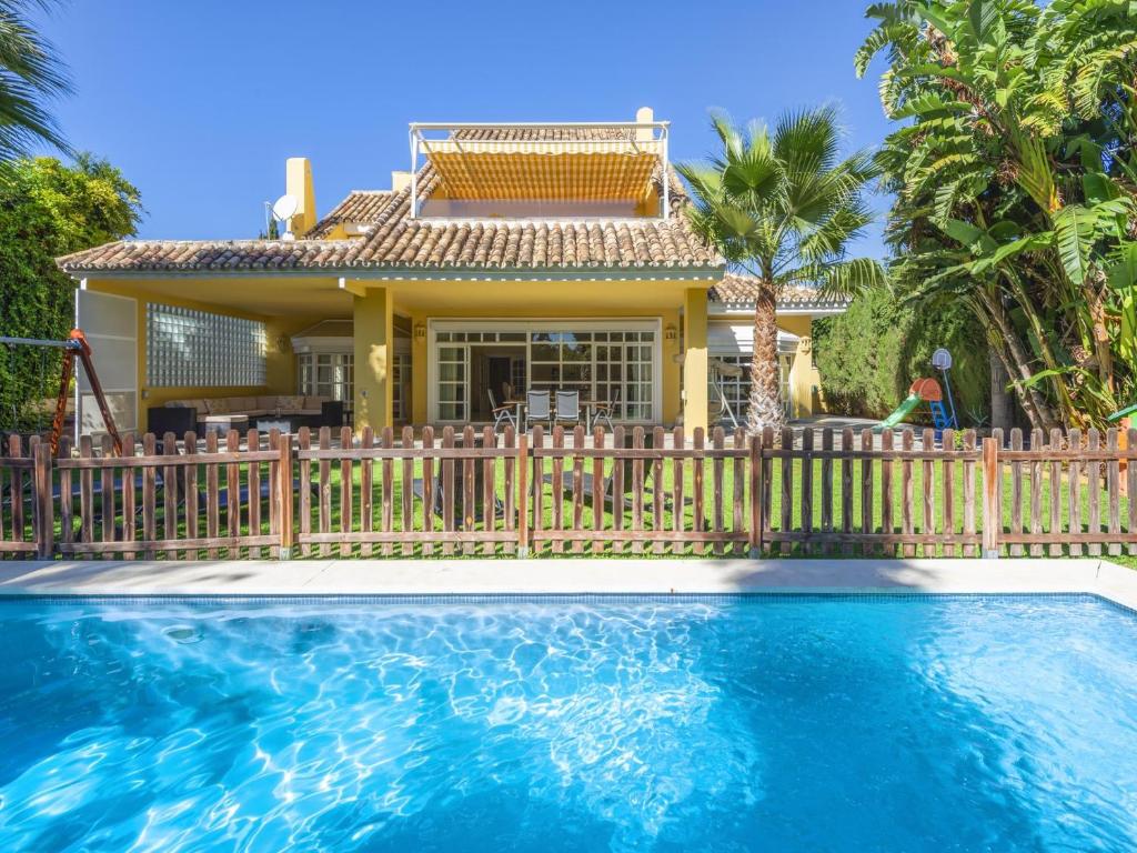 Villa 4040 luxury villa in puerto banus, pool, garden