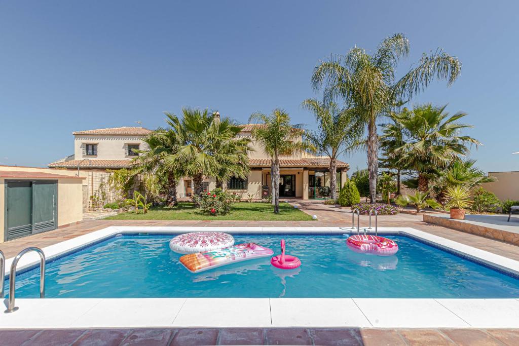 Villa 797 Holiday rentals- Villa Karmyr Preciosa villa para 8 con piscina